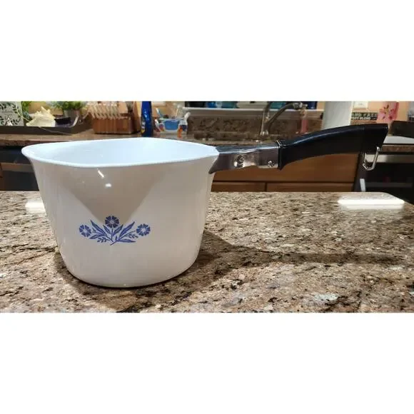Vintage Corning Ware Blue Cornflower 2 Qt Sauce Maker with Handle Rare Discont. - Picture 2 of 16
